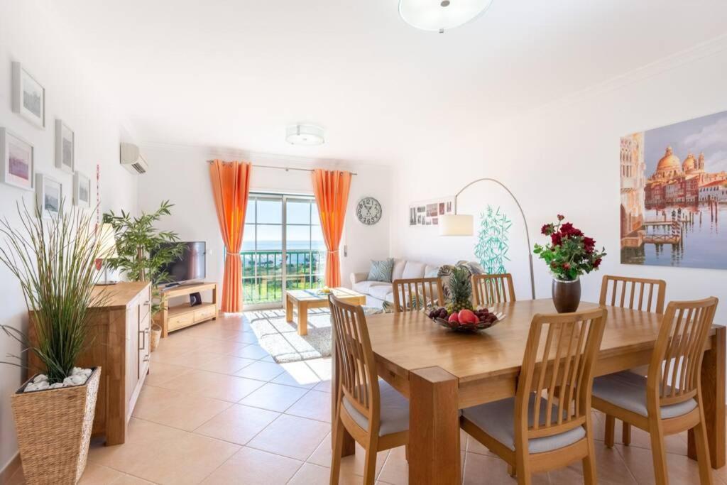 Lovely 2 Bedroom Apartment Including Pool, Stunning Ocean Views & Beach Closeby Luz Exterior foto